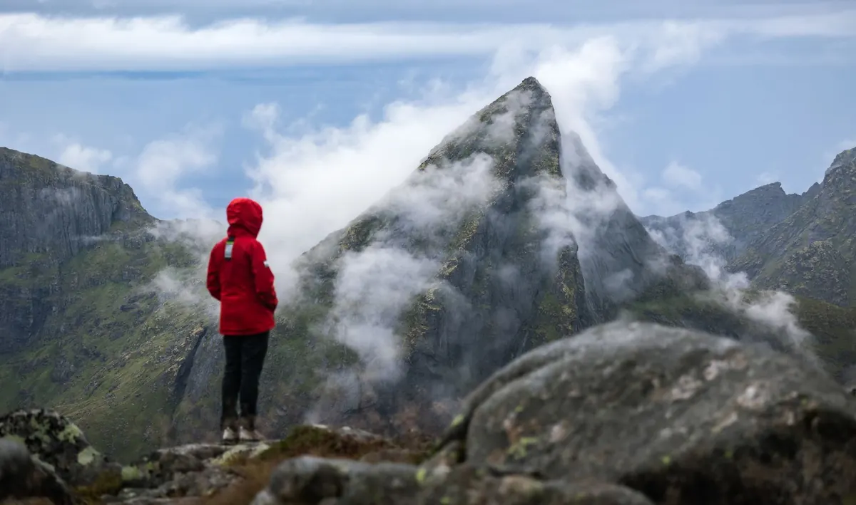 Waterproof vs Water-Resistant Hiking Jackets: What's the Difference?